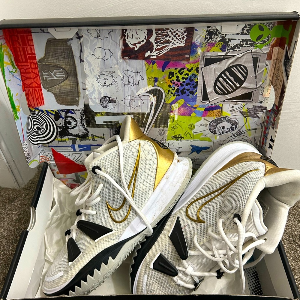 Kyrie 7 with original box